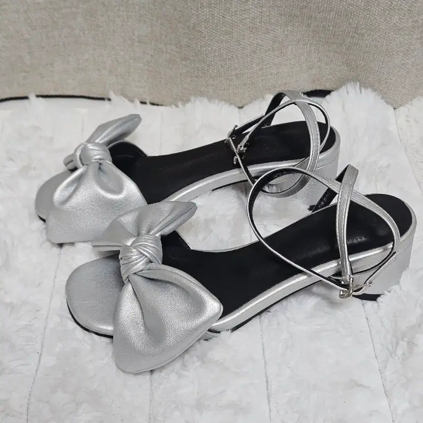 [BUNJANG] Sobojehwa Silver Ribbon Sandals (225) / 새상품 실버 리본 샌들