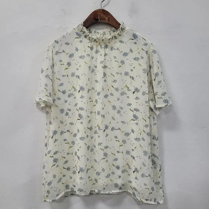 [BUNJANG] Grove Floral Pattern Shirring Blouse / grove 플라워 패턴 셔링 블라우스