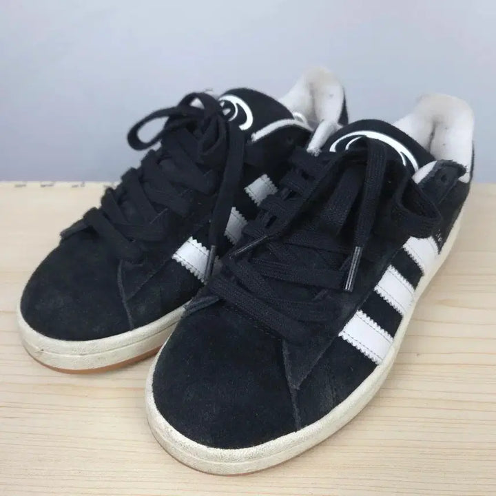[BUNJANG] Adidas Sneakers Black/White / 240 아디다스 스니커즈 검흰 운동화