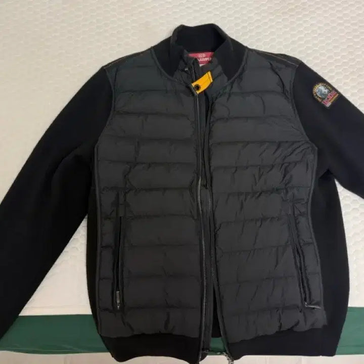 [BUNJANG] Parajumpers Black Padded Knit / 파라점퍼스 블랙 패딩 니트