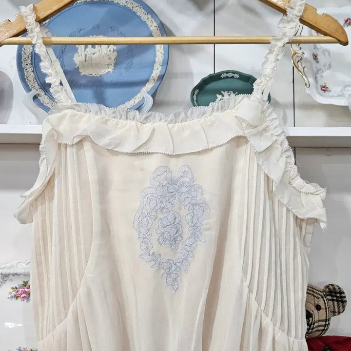[BUNJANG] MERCURYDUO Embroidered Frill Dress / (MERCURYDUO) 로맨틱 자수 프릴 원피스