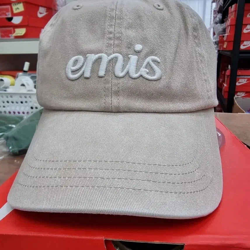 [BUNJANG] Emis Appliqué Ball Cap Beige / 이미스 아플리케 볼캡 베이지 새상품