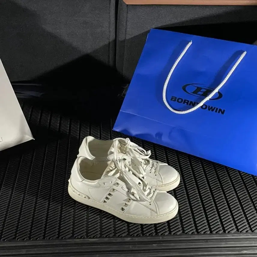 [BUNJANG] Valentino Rockstud Sneakers / 발렌티노 락스터드 스니커즈