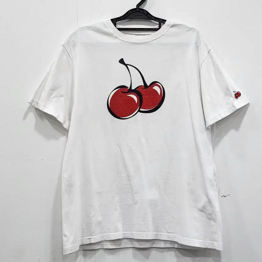 [BUNJANG] Kirsh White Cherry T-Shirt / [1] 키르시 화이트 체리 반팔 티셔츠