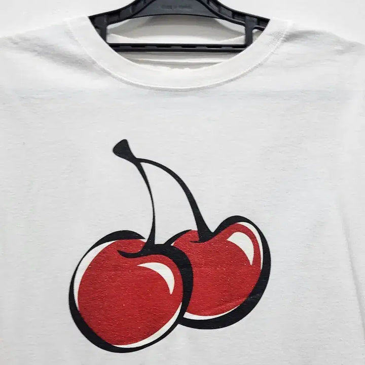 [BUNJANG] Kirsh White Cherry T-Shirt / [1] 키르시 화이트 체리 반팔 티셔츠