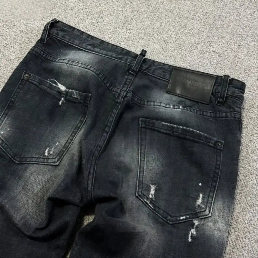 [BUNJANG] Dsquared2 Black Washed Denim Jeans 32 Inch / (32인치) 디스퀘어드2 블랙 데님 워싱진 48