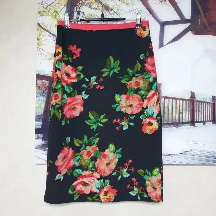 [BUNJANG] Rose Print Elastic Waist Skirt - Size S / 새것 밴딩 장미 치마 55 S