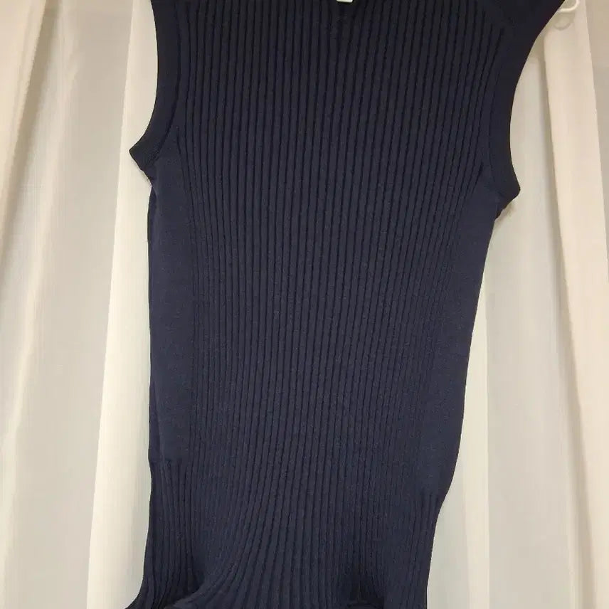 [BUNJANG] Navy Ribbed Knit Sleeveless Top / 네이비 골지 니트 민소매 탑