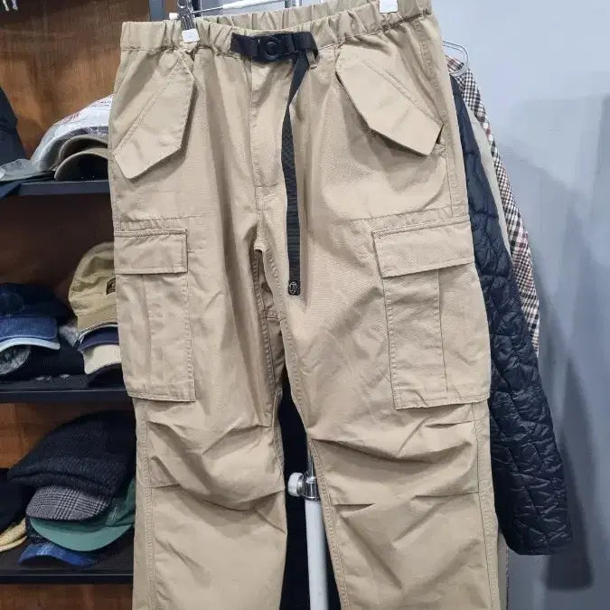 [BUNJANG] Outstanding Cargo Pants (Size 2) / outstanding (아웃스탠딩) 카고바지 (2사이즈) 31~32