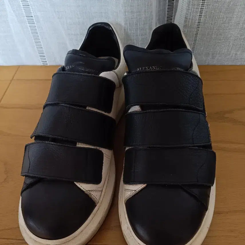 [BUNJANG] Alexander McQueen Velcro Sneakers Black/White / 알렉산더맥퀸 벨크로 스니커즈 블랙/화이트 42 1/2. 275