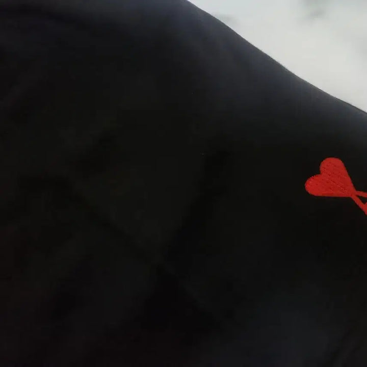 [BUNJANG] AMI Heart Logo Black Shorts / 아미 하트 로고 블랙 반바지