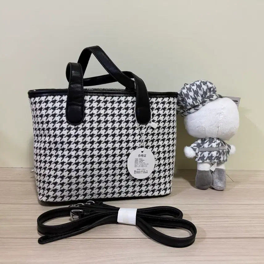 [BUNJANG] Hello Kitty Houndstooth Bag and Plush Doll Keychain Set / [일괄] 키티 하운드투스 가방 인형 키링 세트