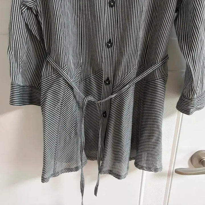 [BUNJANG] Vintage Striped Silk Blouse Shirt / (일본 수입 빈티지)스트라이프 블라우스 셔츠 긴팔 롱 벨트 실크 L