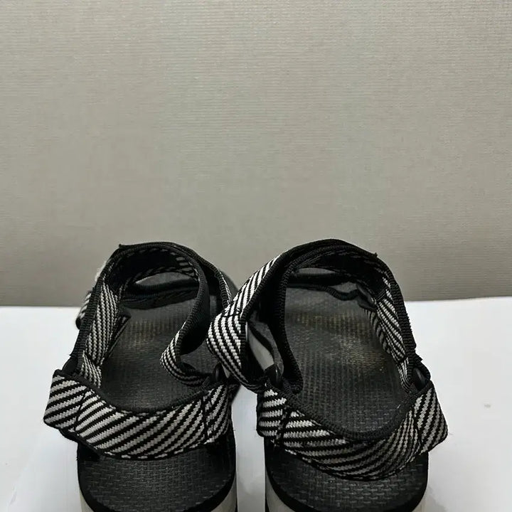 [BUNJANG] Teva Platform Sandals (220) / 테바 플랫폼 샌들(220)