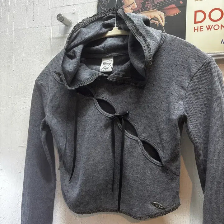 [BUNJANG] Cherry Quiri Wave Lace Ribbon Hoodie / Cherry Quiri 웨이브 레이스 리본 후드티