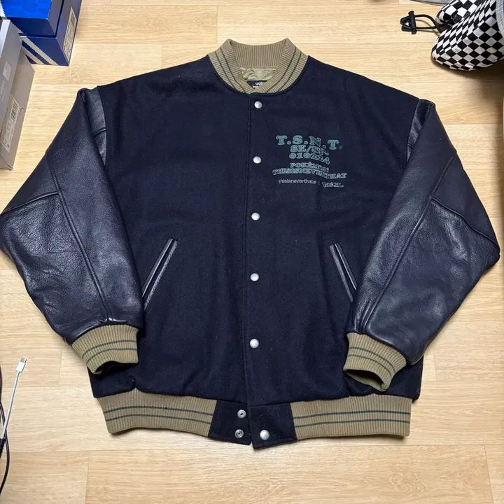 [BUNJANG] This Never That Pokemon Leather Varsity Jacket Black / (L)디스이즈네버댓 포켓몬 레더 바시티자켓 블랙 팝니다