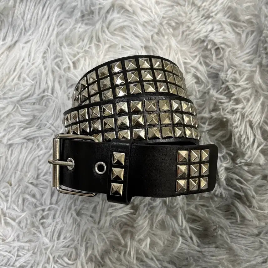 [BUNJANG] Vintage Studded Belt Y2K / 빈티지 스터드 벨트 y2k