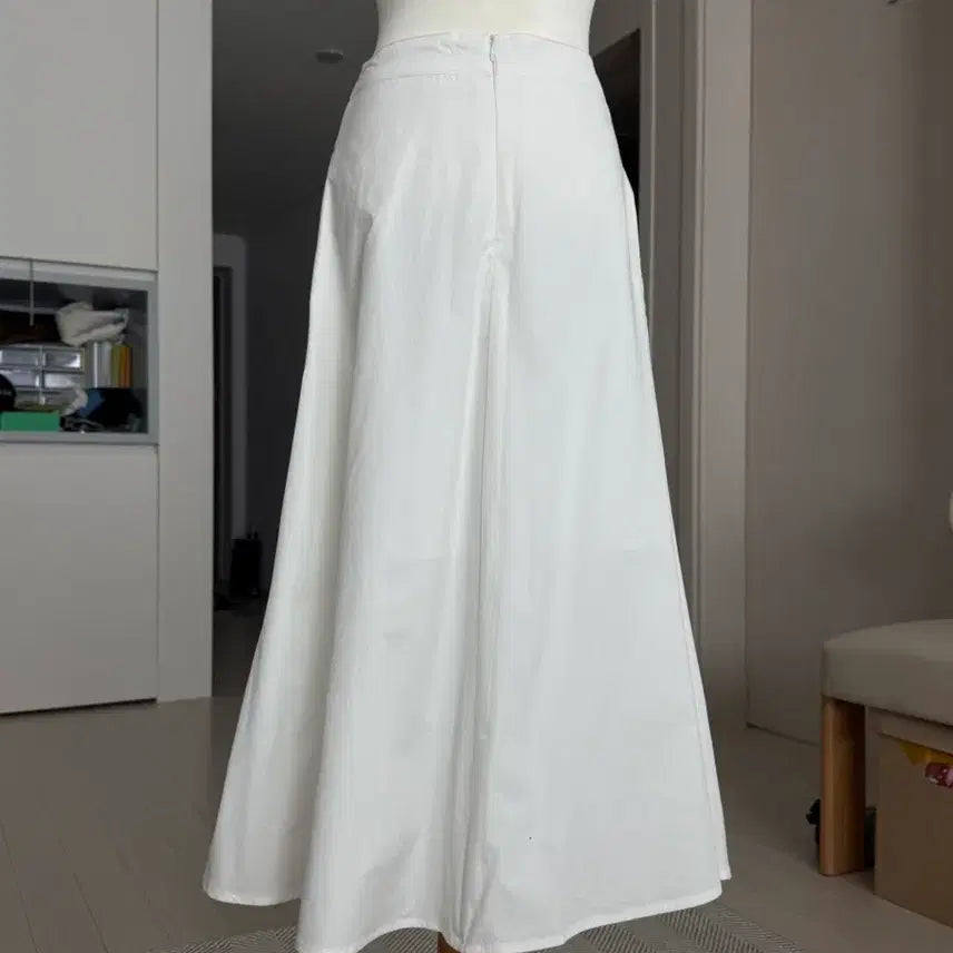 [BUNJANG] White A-Line Midi Skirt / Vase 화이트 A라인 스커트