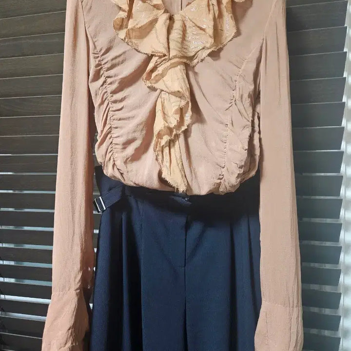 [BUNJANG] Objet Shirring Silk Frill Blouse / 오브제 셔링 실크프릴 블라우스