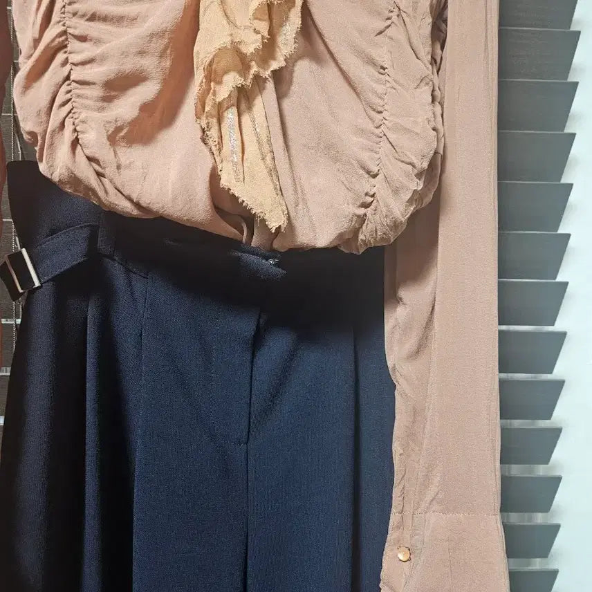 [BUNJANG] Objet Shirring Silk Frill Blouse / 오브제 셔링 실크프릴 블라우스