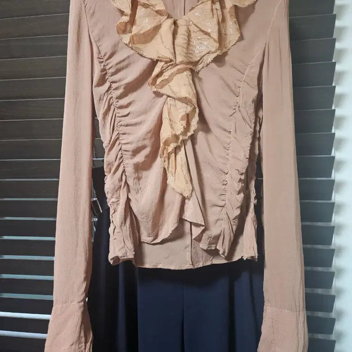 [BUNJANG] Objet Shirring Silk Frill Blouse / 오브제 셔링 실크프릴 블라우스