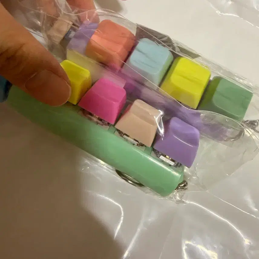 [BUNJANG] Keyboard Keycap Clicker Keychain Bundle (Blue Switch) / 키킵딸깍이키링 2개 일괄(청축)