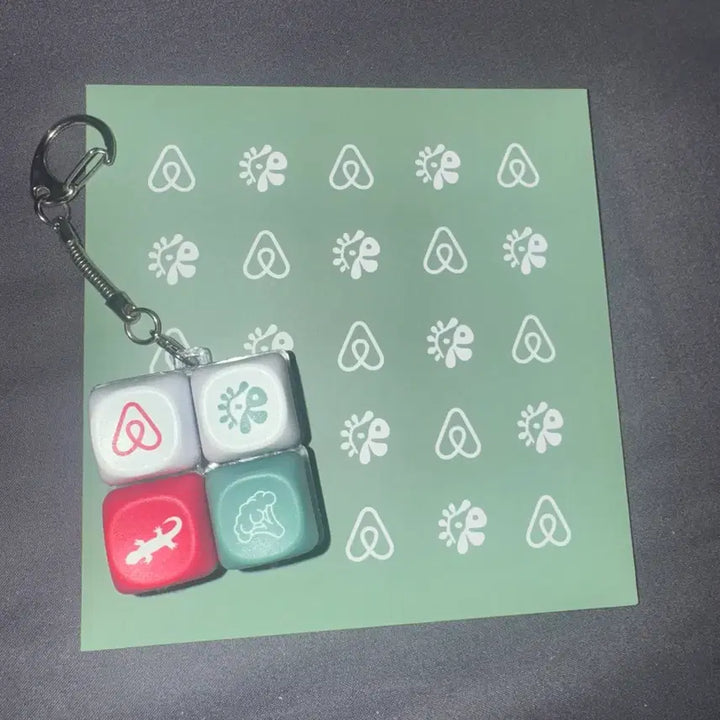[BUNJANG] Cortice Airbnb Square Pick Photocard Keyring / 코르티스 에어비앤비 스퀘어픽 포토 키캡키링