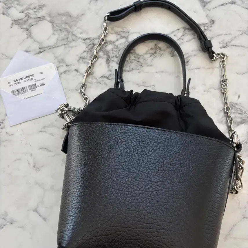 [BUNJANG] Maison Margiela Bucket Bag Leather / [정품] 메종마르지엘라 버킷백