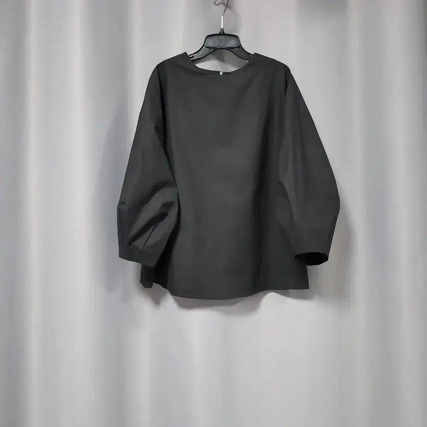 [SOLD OUT] 라운드넥 7부 소매 퍼프 블라우스