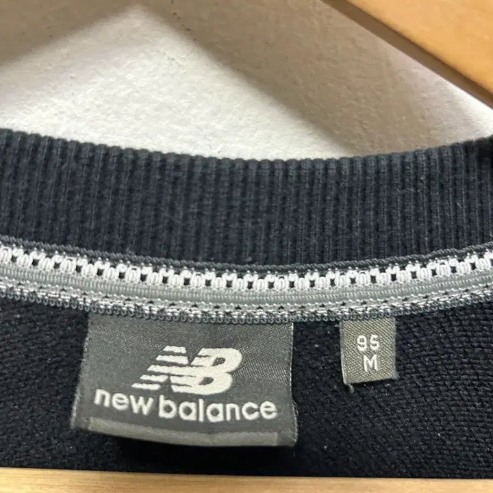 [BUNJANG] New Balance Black T-Shirt - Medium / 뉴발란스 반팔  티셔츠 블랙 M