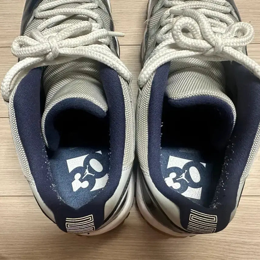 [BUNJANG] Nike Air Jordan 11 Low Georgetown / 나이키 에어 조던 11 로우 조지타운 275