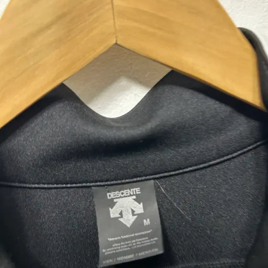 [BUNJANG] Descente Athletic Black Track Jacket M / 데상트 애슬레틱 블랙 트랙 자켓 M