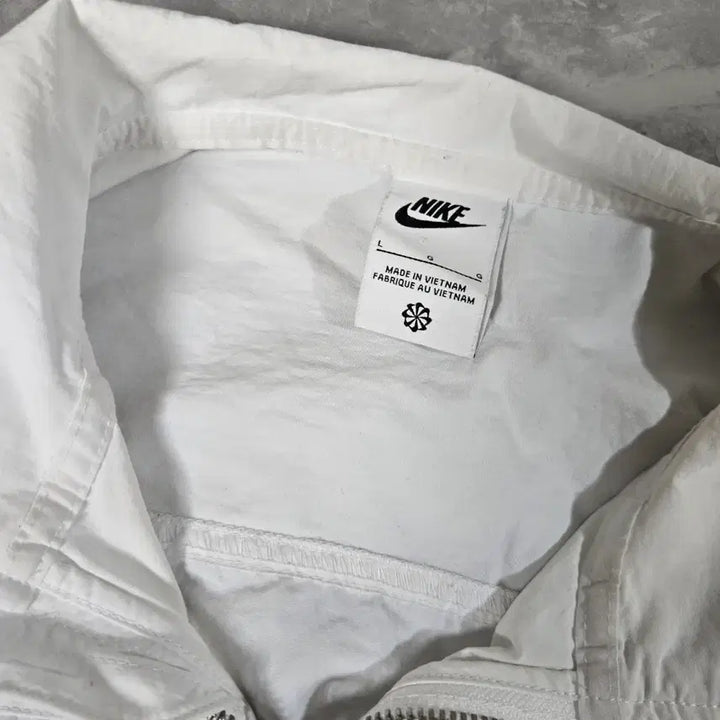 [BUNJANG] Nike White Windbreaker Jumper / 나이키 화이트 바람막이 점퍼