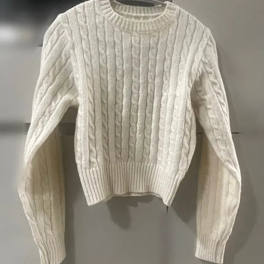 [BUNJANG] Ivory Cable Knit Sweater Zigzag Pattern / 아이보리 꽈배기 니트 스웨터 지그재그