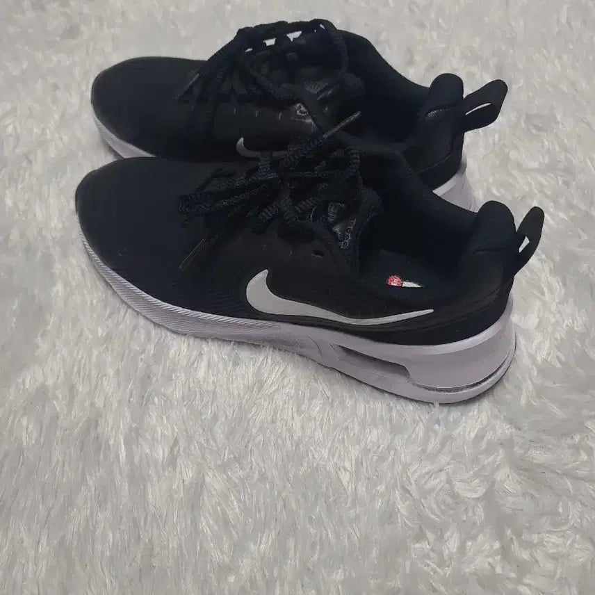 [BUNJANG] Nike Air Max Nuuksi Black 250mm / 나이키 에어맥스 누엑시스 250mm
