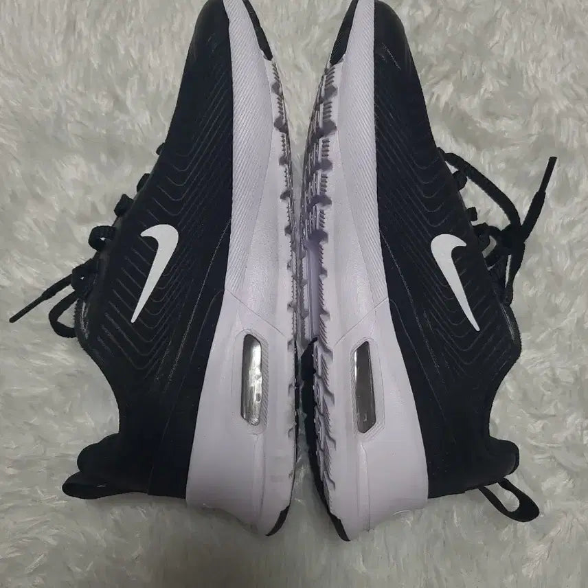 [BUNJANG] Nike Air Max Nuuksi Black 250mm / 나이키 에어맥스 누엑시스 250mm