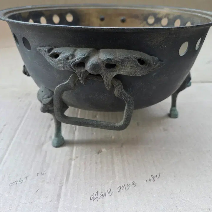 [BUNJANG] Antique Bronze Samjok Hwaro Brazier / 옛날  동  삼족화로입니다