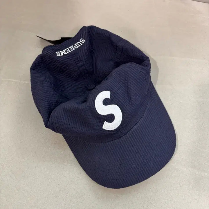 [SOLD OUT] 슈프림 시어서커 S 로고 6-패널 네이비 - 24SS