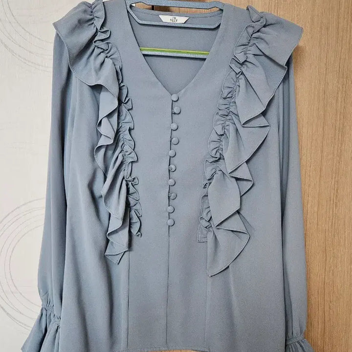 [BUNJANG] Imvely Frill Blouse / 임블리 프릴 블라우스