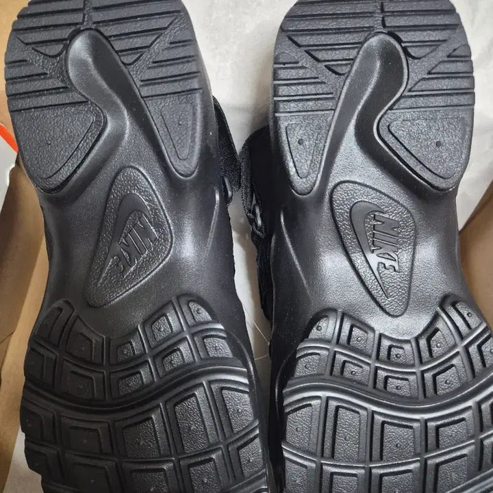 [BUNJANG] Nike Canyon Sandal with Reusable Bag / 나이키 캐년 270+리유저블백