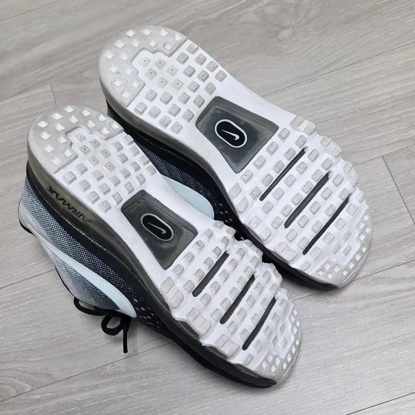[BUNJANG] Nike Air Max 2017 Sneakers / 나이키 에어맥스 2017  225사이즈