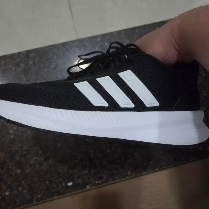 [BUNJANG] Adidas Cloudfoam Comfort Black Sneakers / 아디다스 클라우드폼 컴포트 블랙 운동화