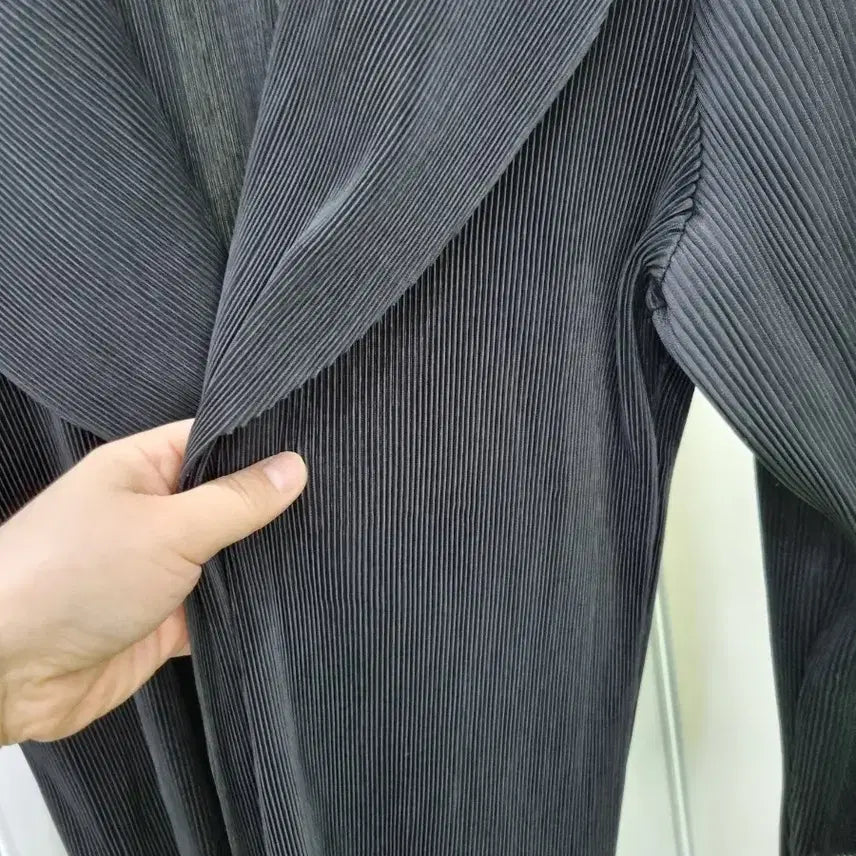 [BUNJANG] Black Pleated Cardigan / 블랙 플리츠 가디건