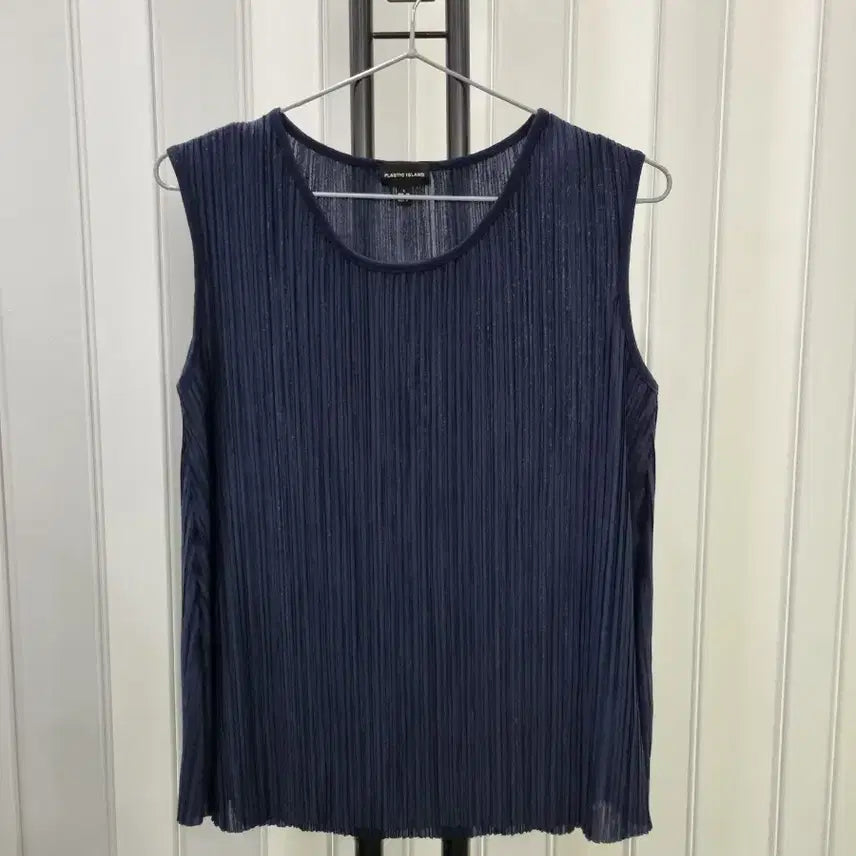[BUNJANG] Plastic Island Navy Pleated Sleeveless Top / 플라스틱아일랜드 네이비 플리츠 민소매