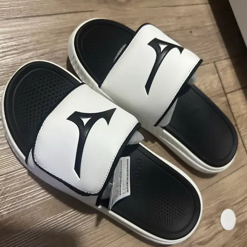 [BUNJANG] Mizuno Slippers 270 / 미즈노 슬리퍼 270