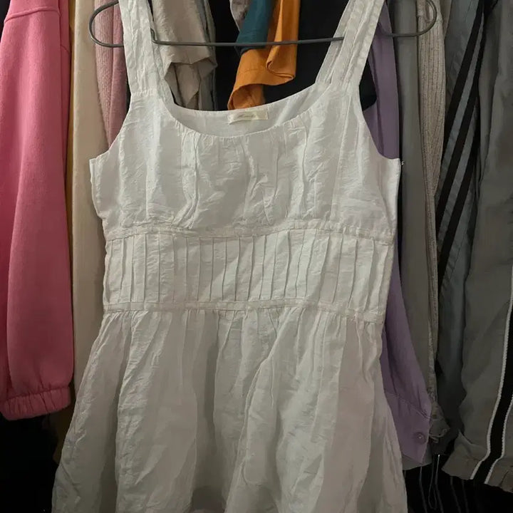 [BUNJANG] White Sleeveless Blouse / 민소매 화이트 블라우스 | 빈티지