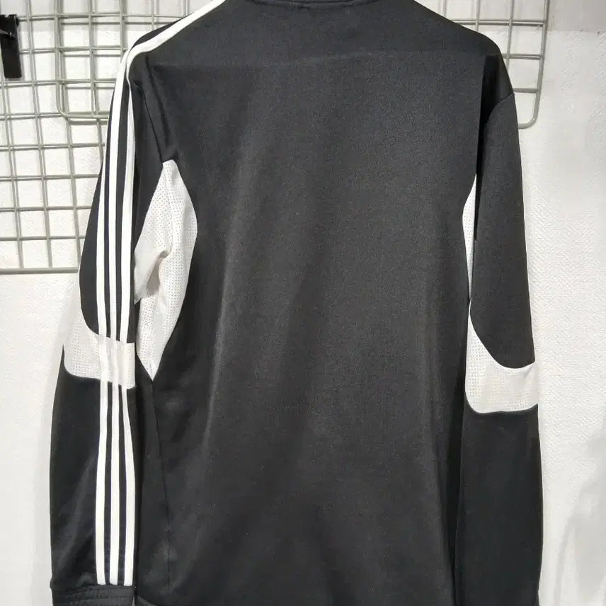 [BUNJANG] Adidas Black/White Track Top / 아디다스 블랙/화이트 트랙탑100