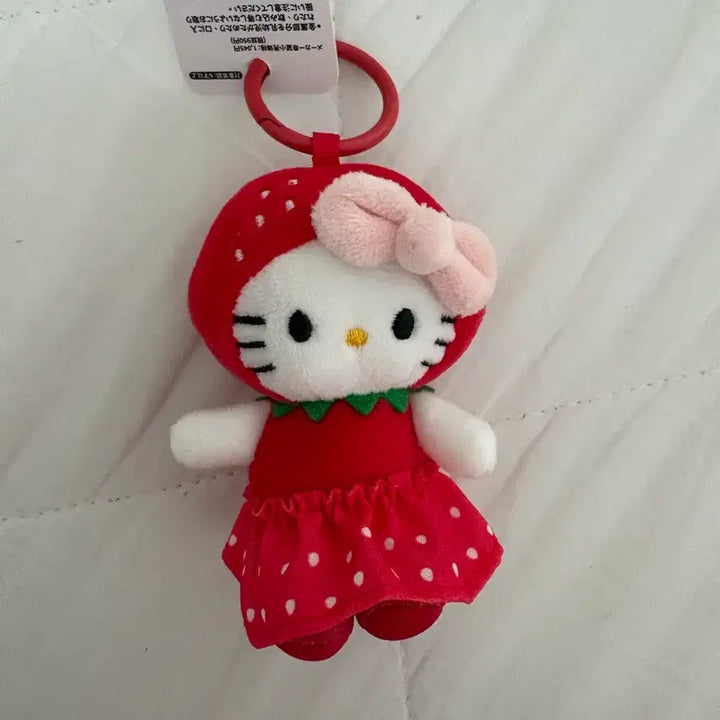 [BUNJANG] Sanrio Hello Kitty Strawberry Mascot Keychain / 산리오 헬로키티 딸기 마스코트 키링