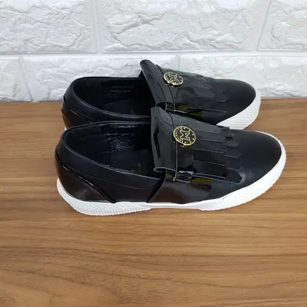 [BUNJANG] Metrogate Slip-on Sneakers / 메트로시티 슬립온 스니커즈 225
