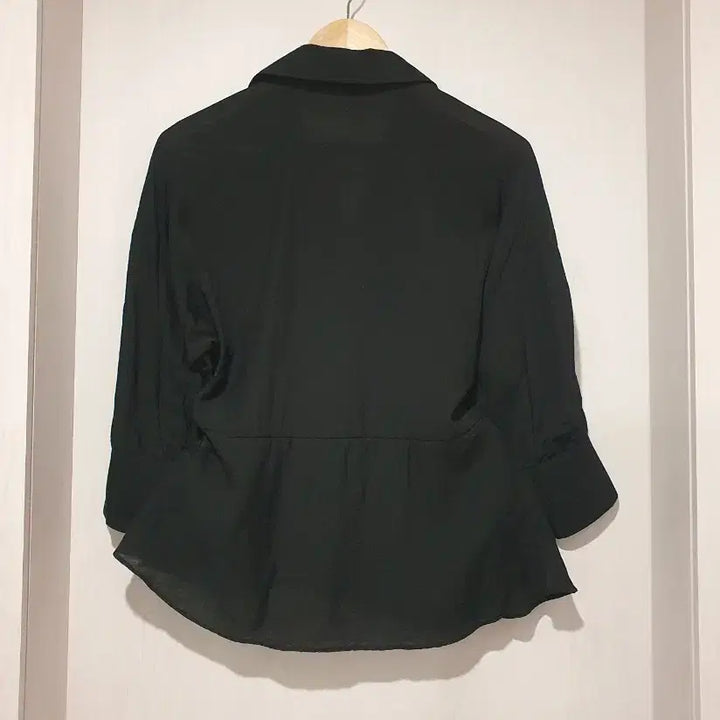 [BUNJANG] Double Cocojay Black Wrap Blouse / 더블코코제이 브랜드의 블랙 랩 블라우스